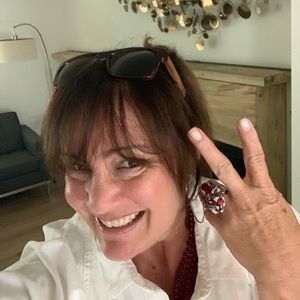 Meet your Posher, Julie